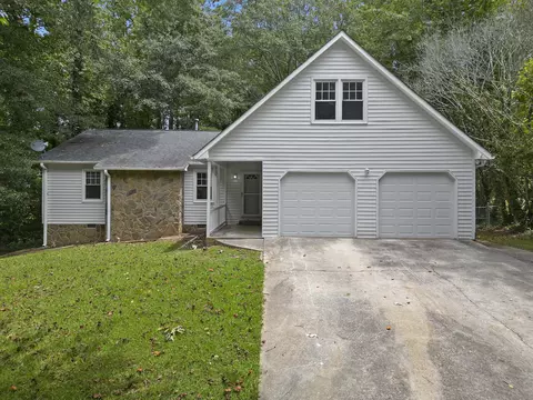 8062 Tupelo Trl, Jonesboro, GA 30236