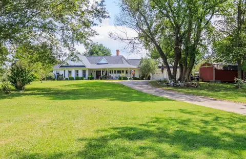 4911 E Broomtown Rd, Trion, GA 30753