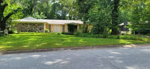 1618 Adrian Dr, Riverdale, GA 30296