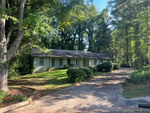 1652 Pineford Ct, Stone Mountain, GA 30088