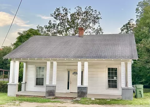 1103 1st St, Lanett, AL 36863