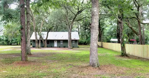 951 Pine Needle Dr, Ellabell, GA 31308