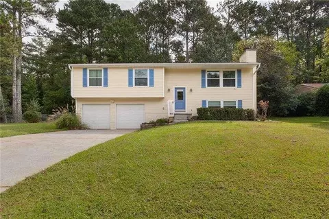 395 Sheringham Ct, Roswell, GA 30076