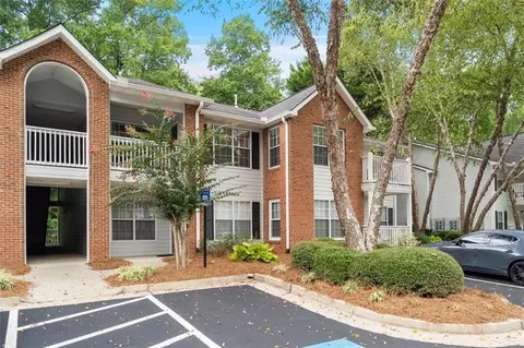 328 Streamside Dr, Roswell, GA 30076