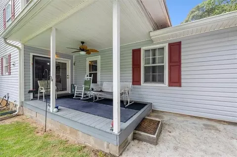 300 Black Dirt Rd, Whitesburg, GA 30185
