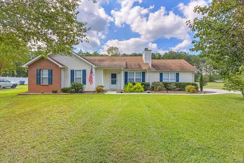 395 Peeks Crossing Dr, Senoia, GA 30276