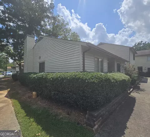 1074 Country Ct, Lawrenceville, GA 30044