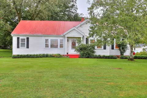 2257 College St, Comer, GA 30629