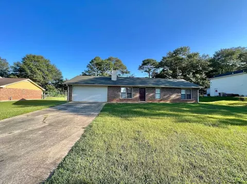 210 N Hampton Dr, Fayetteville, GA 30215