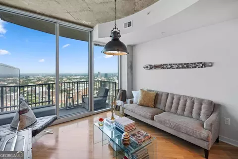 400 W Peachtree St NW #3703, Atlanta, GA 30308