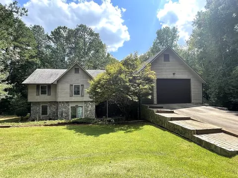 1623 Melody Ln, Elberton, GA 30635
