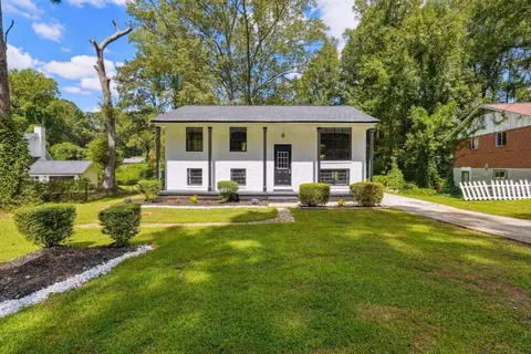 8421 Stonewall Jackson Dr, Jonesboro, GA 30238