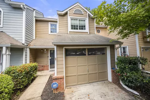 3253 Long Iron Dr, Lawrenceville, GA 30044