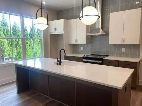 309 Dilbeck Cir #31, Atlanta, GA 30342