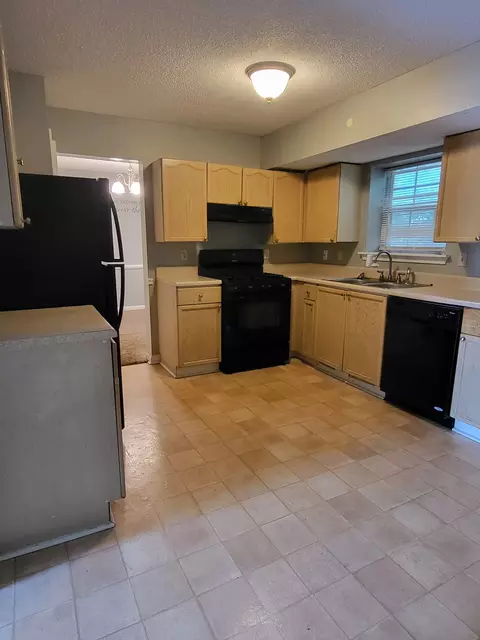 633 Windchase Pl, Lithonia, GA 30058
