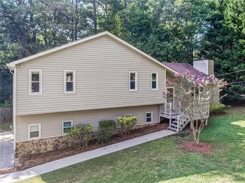 6681 Fairway Ridge Dr, Douglasville, GA 30134