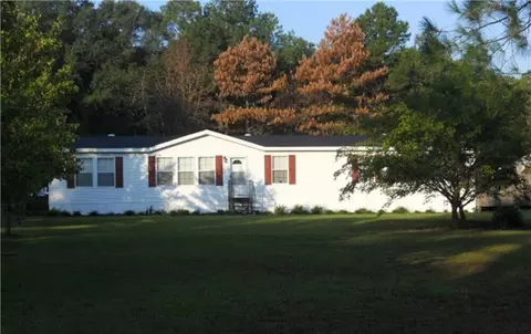 82 Samuel Wilcox Rd, Hazlehurst, GA 31539