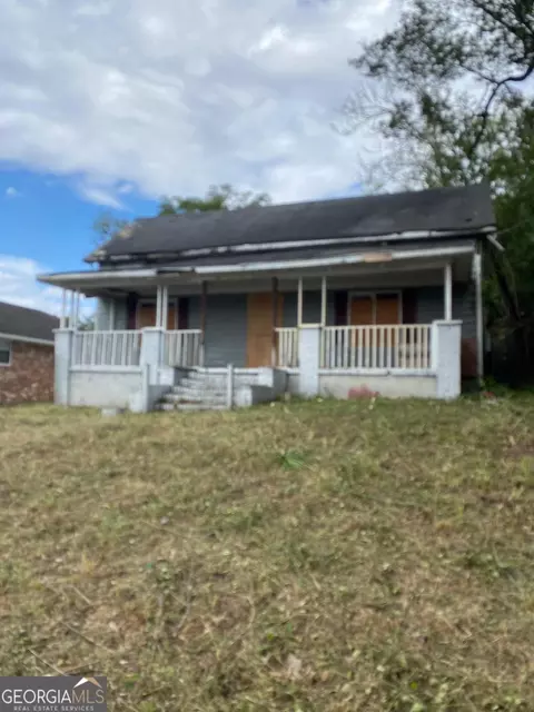 1066 Woolfolk St, Macon, GA 31217