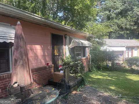 392 Baker Cir NW, Atlanta, GA 30318