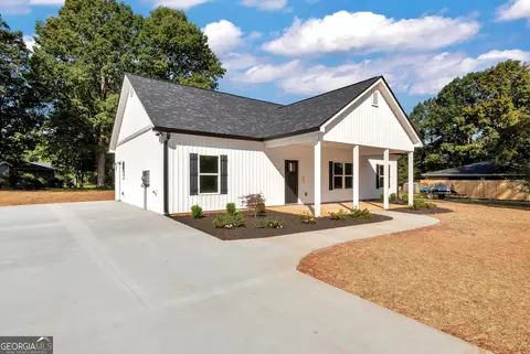 910 Lakeview Hts, Cornelia, GA 30531 photo 1