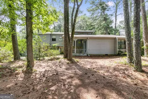 6717 Live Oak Ln, Douglasville, GA 30135