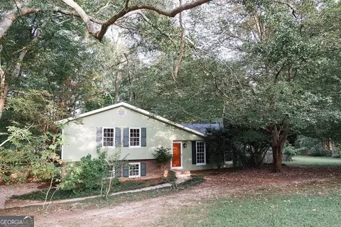 20 Plantation Cir, Carrollton, GA 30117