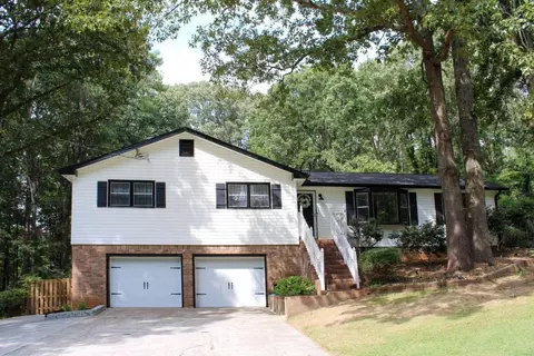 1848 Poinsetta Dr, Acworth, GA 30102