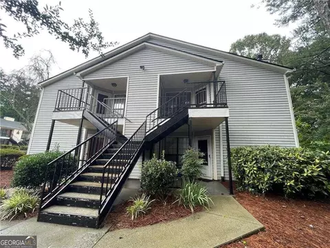 609 Windchase Ln, Stone Mountain, GA 30083