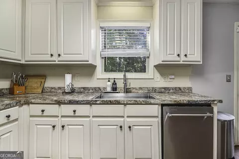 246 Falling Leaf Ln, Winder, GA 30680 photo 11