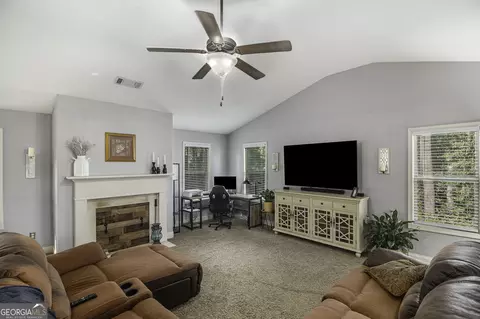 246 Falling Leaf Ln, Winder, GA 30680 photo 5
