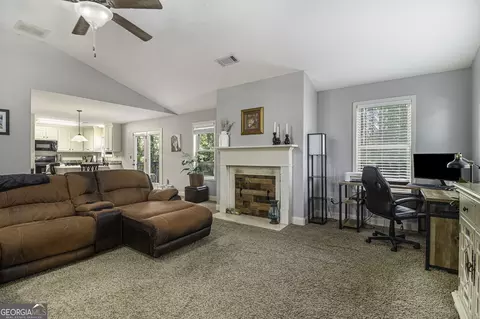 246 Falling Leaf Ln, Winder, GA 30680 photo 6