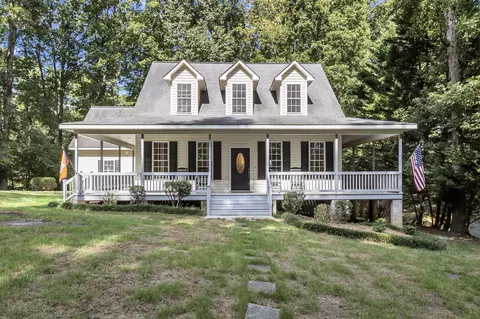 411 Meadows Ln, Townville, SC 29689