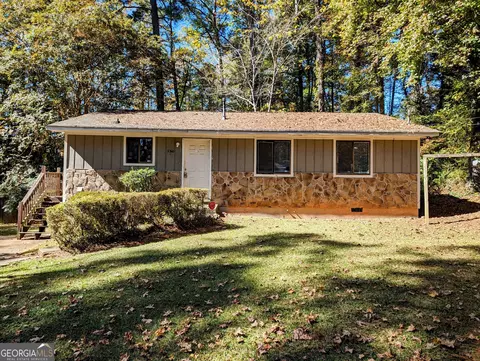 2340 Cherokee Valley Dr, Lithonia, GA 30058