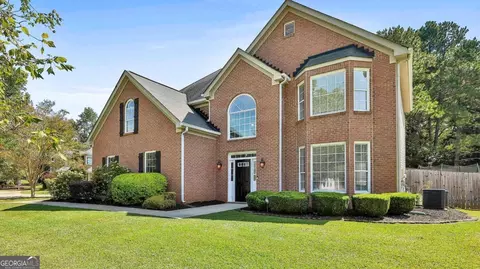 110 Woodlake Dr, Newnan, GA 30265