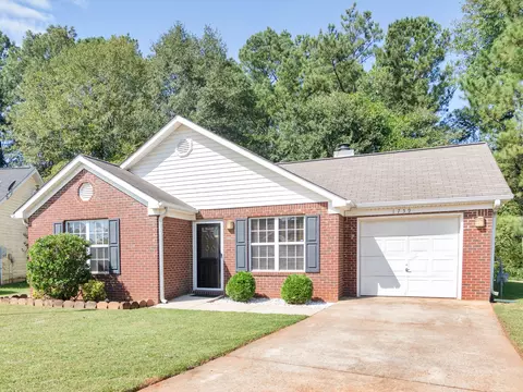 1759 Graystone Dr, Hampton, GA 30228 photo 2