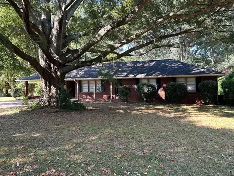 15 Valley Dr, Cartersville, GA 30120