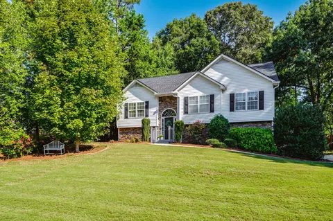 105 Haddonstone Dr, Dallas, GA 30157