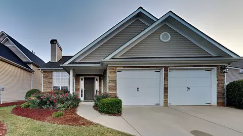 518 Highland Falls Dr, Hiram, GA 30141