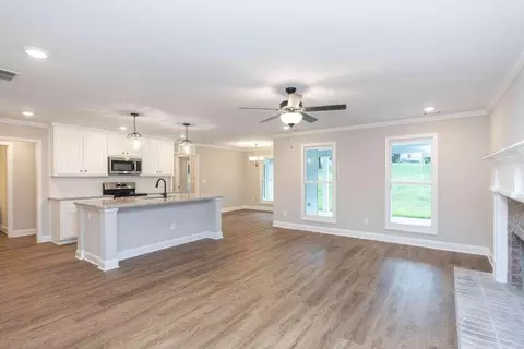 118 W Wright St, Winder, GA 30680 photo 9