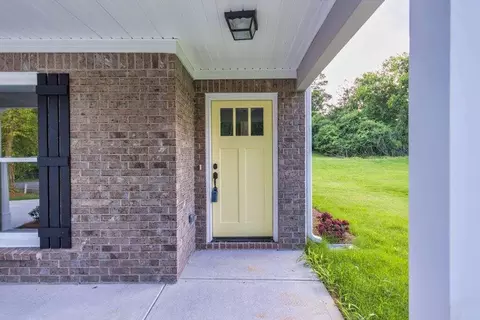118 W Wright St, Winder, GA 30680 photo 4