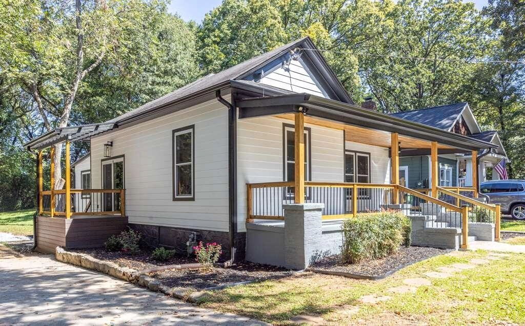 1282 SE Mcpherson Ave  