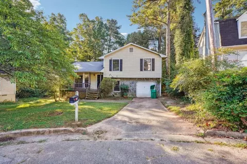 6198 Saint Christophers Ct, Lithonia, GA 30058