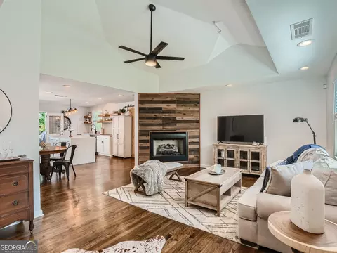 2242 N Shallowford Rd, Chamblee, GA 30341 photo 5
