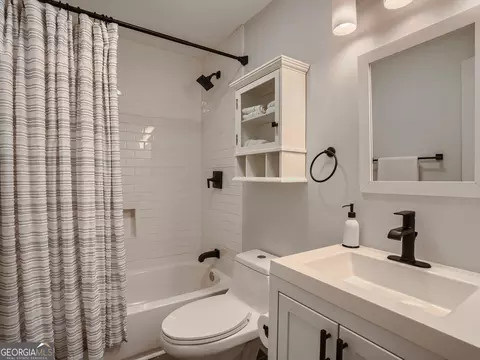 2242 N Shallowford Rd, Chamblee, GA 30341 photo 13