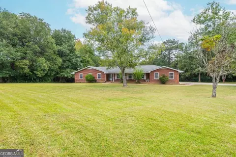 160 Lake Dr, Fayetteville, GA 30215
