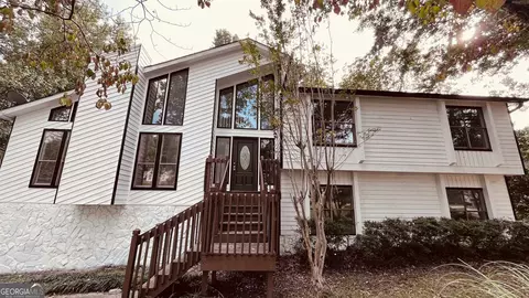 1903 Oakleaf Ln, Lithia Springs, GA 30122