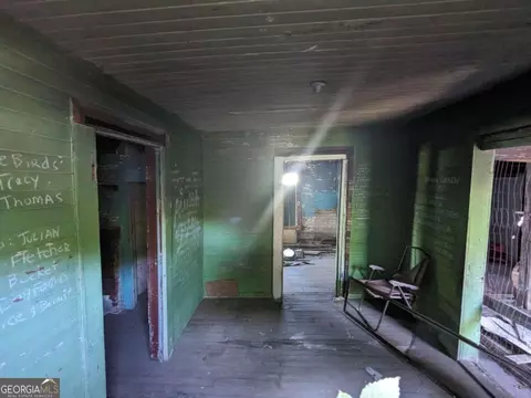 139 S Lexington St, Lyons, GA 30436 photo 2