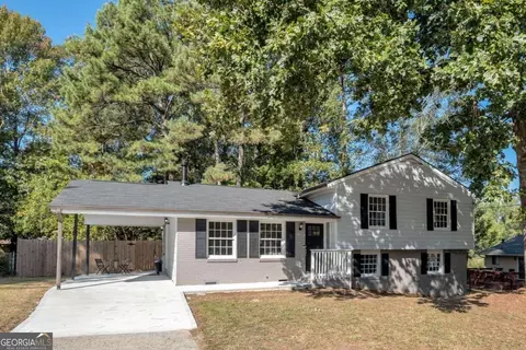 7275 Aubrey Dr, Riverdale, GA 30296