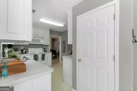 215 Avonlea Dr, Covington, GA 30016 photo 6