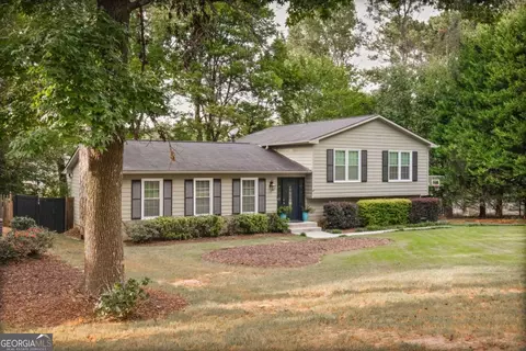 9820 Summer Oaks Dr, Roswell, GA 30076